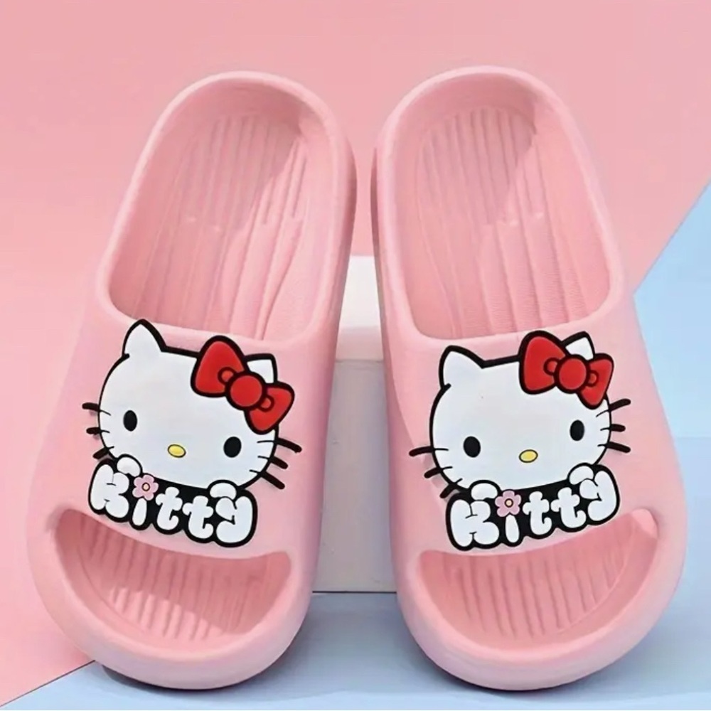 Hello Kitty | Girls Shoe Size 11.5 -12 | Tote Slides Towel - Picture 5 of 6